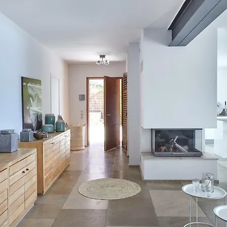 Villa La Rhyolite *