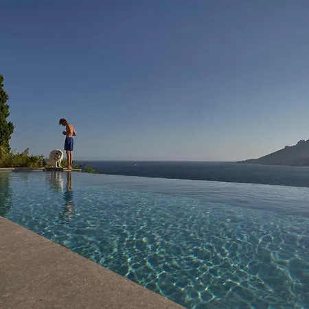 Villa La Rhyolite